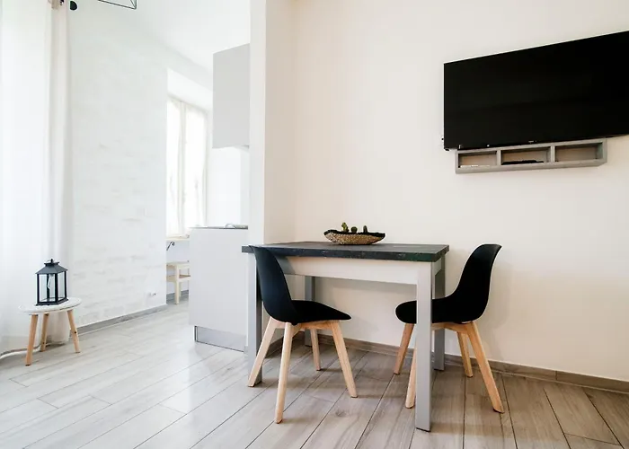 S&o - By Myhomeincomo Appartement